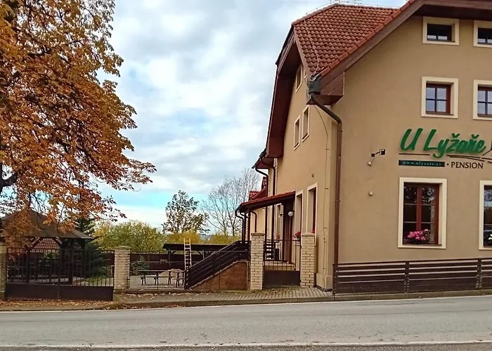 U Lyzare